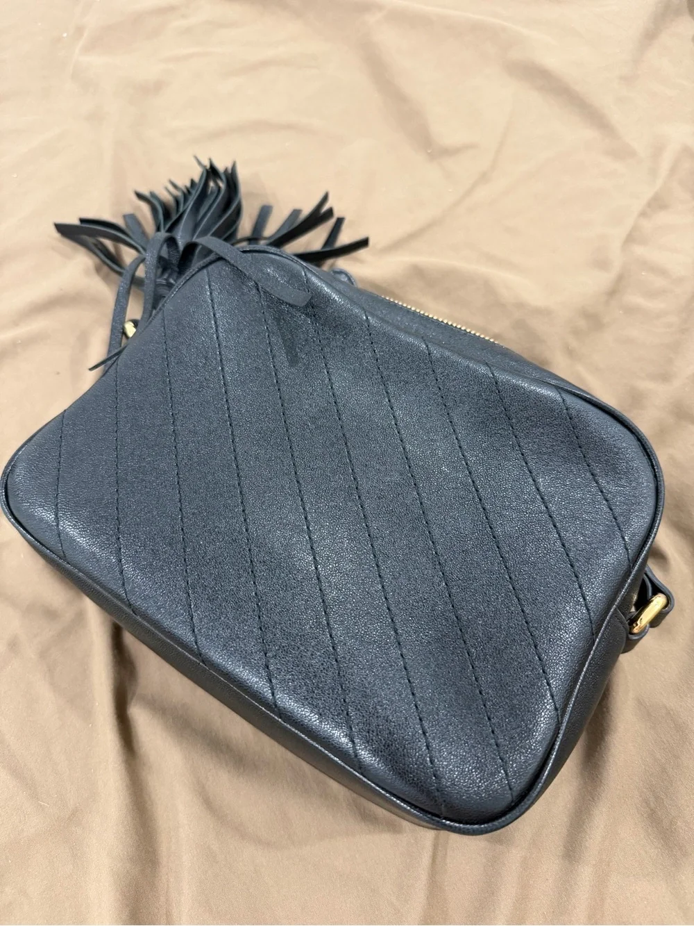 Gucci Black Quilted Leather Messenger Bag with Embossed Logo